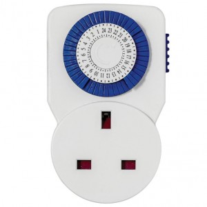 Dencon 24Hr Mini Sized Mechanical Timer Switch